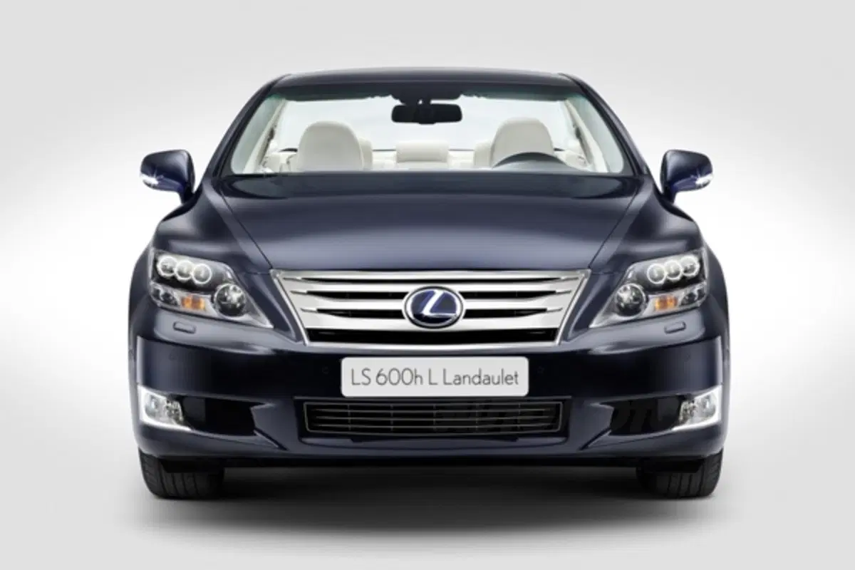 Lexus LS 600h L Landaulet (5)