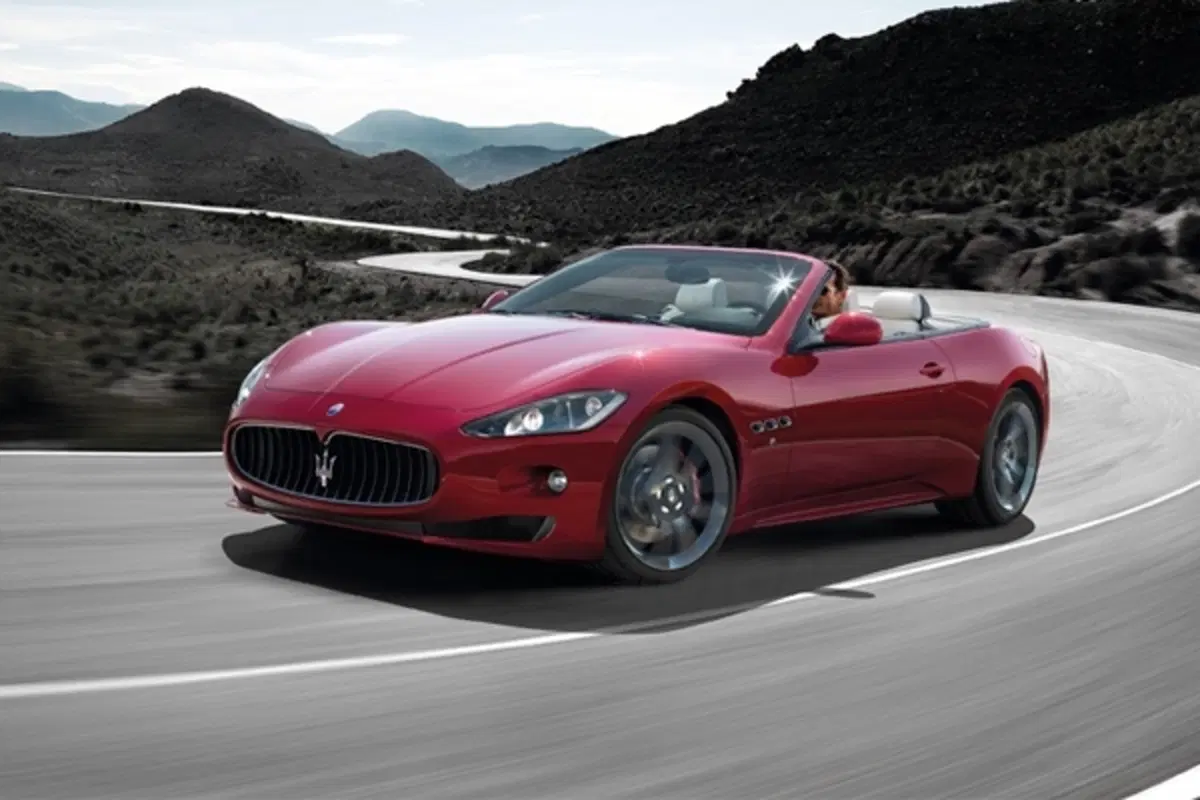 Maserati Grancabrio Sport: svelato il listino (2)
