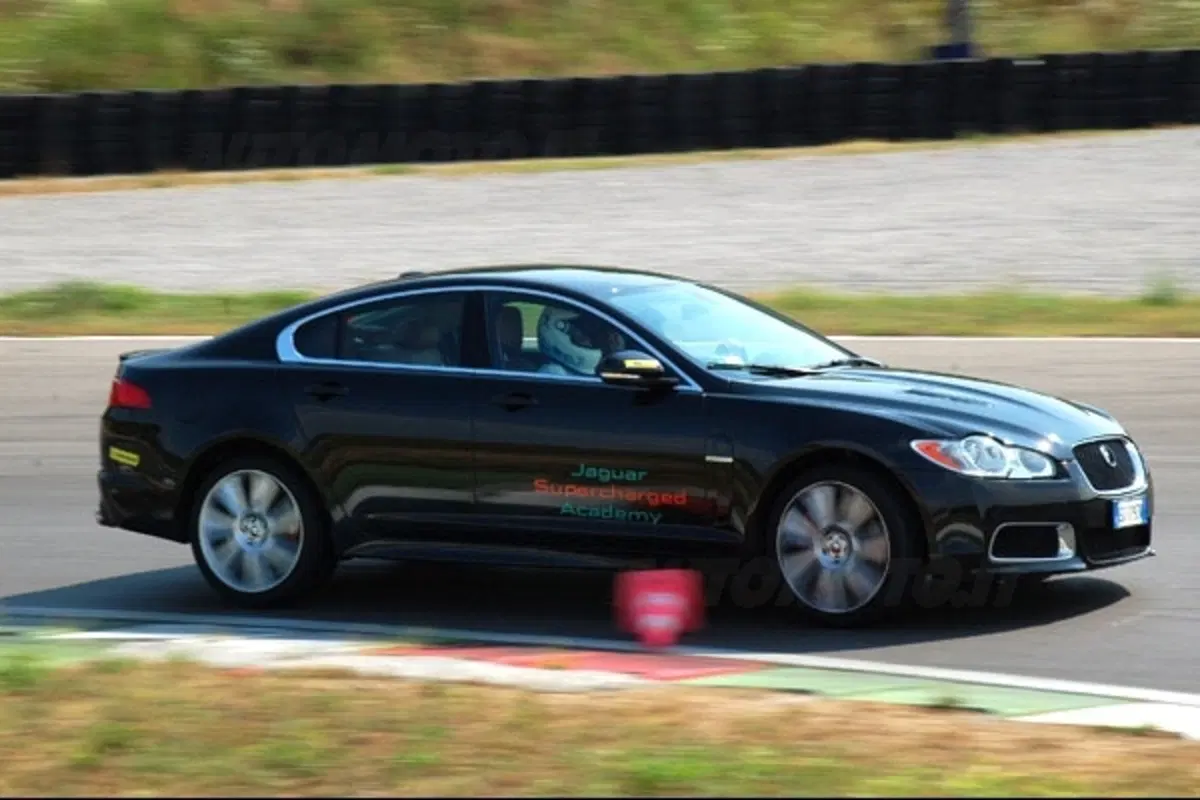 Jaguar Supercharged Academy (6)