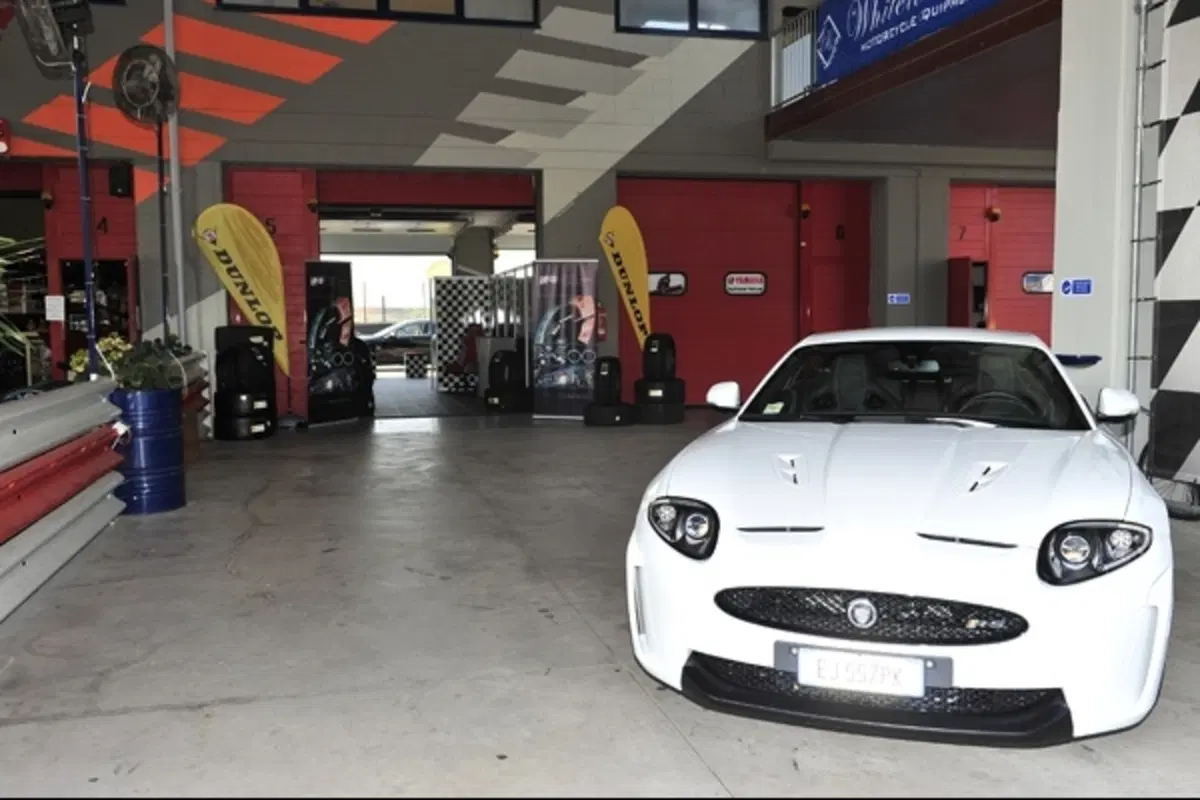 Jaguar Supercharged Academy (19)