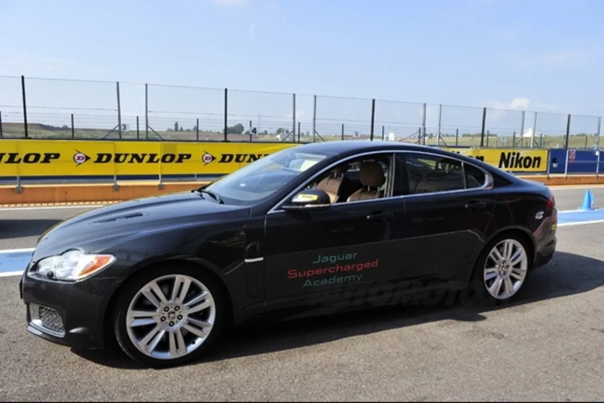 Jaguar Supercharged Academy (20)