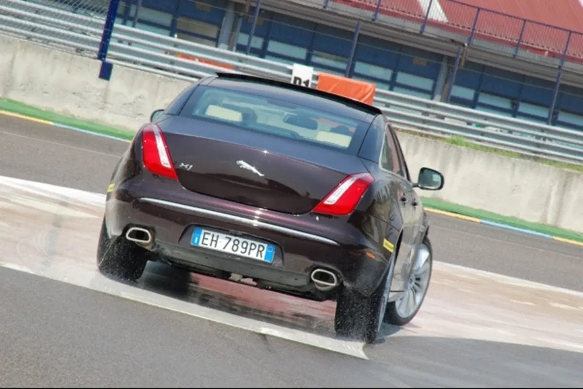 Jaguar Supercharged Academy (48)
