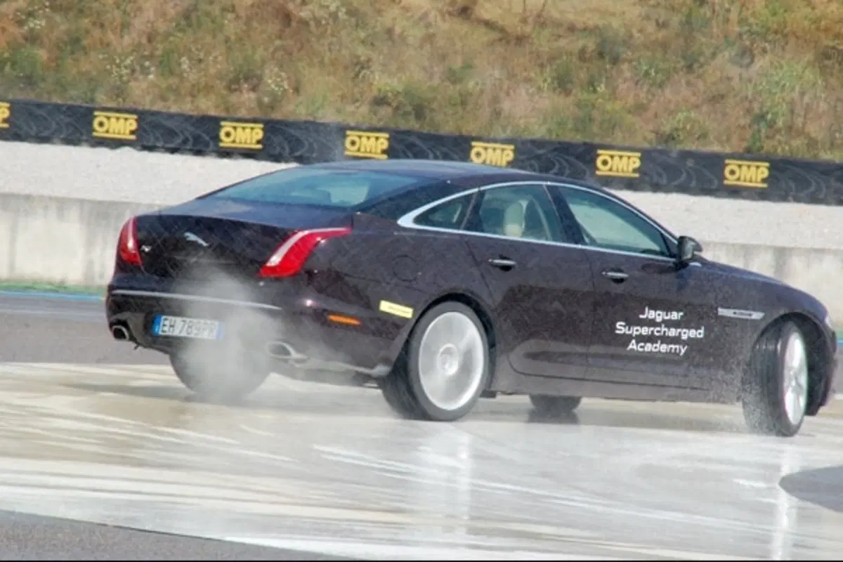 Jaguar Supercharged Academy (50)
