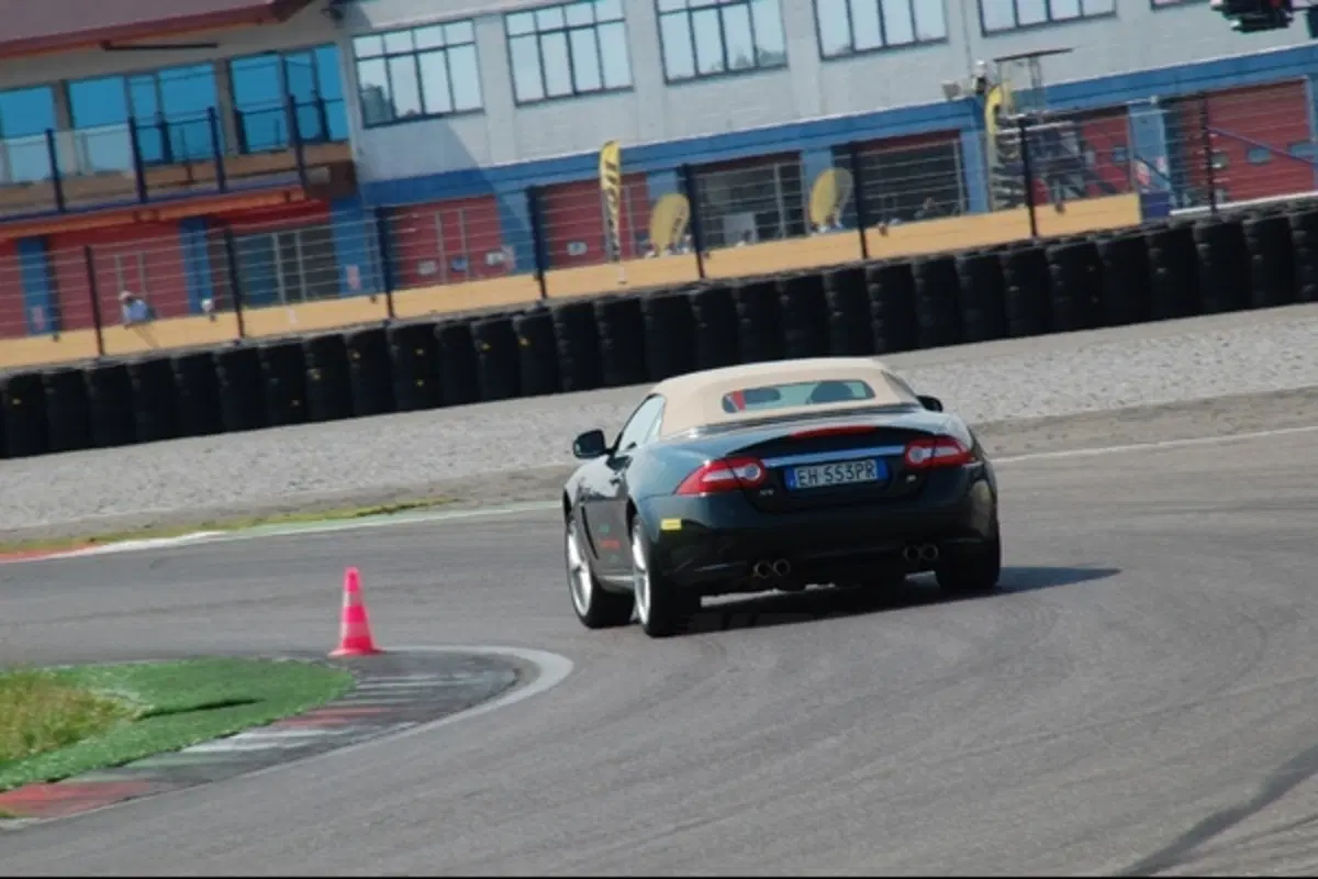 Jaguar Supercharged Academy (55)