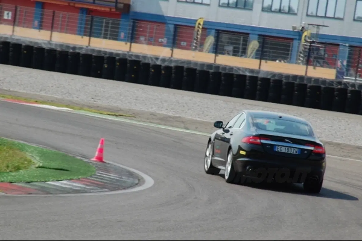 Jaguar Supercharged Academy (57)