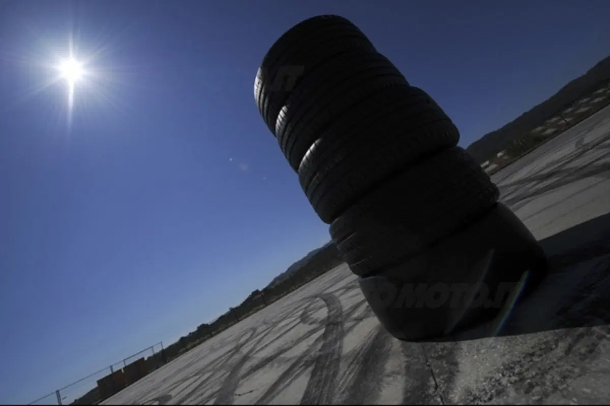Michelin Pilot Performance Days: 20.000 CV in pista (40)