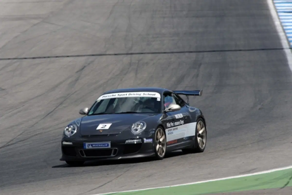 Michelin Pilot Performance Days: 20.000 CV in pista (76)