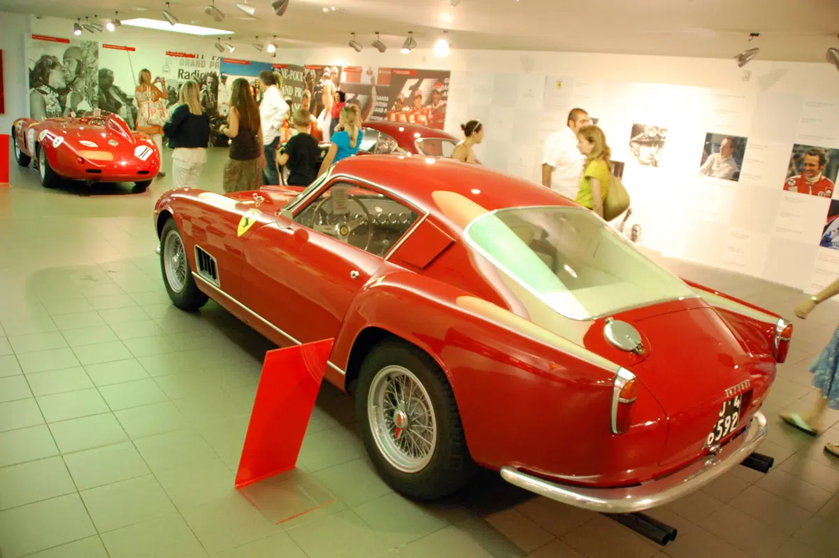 Ferrari: una passeggiata nel Mito (124)