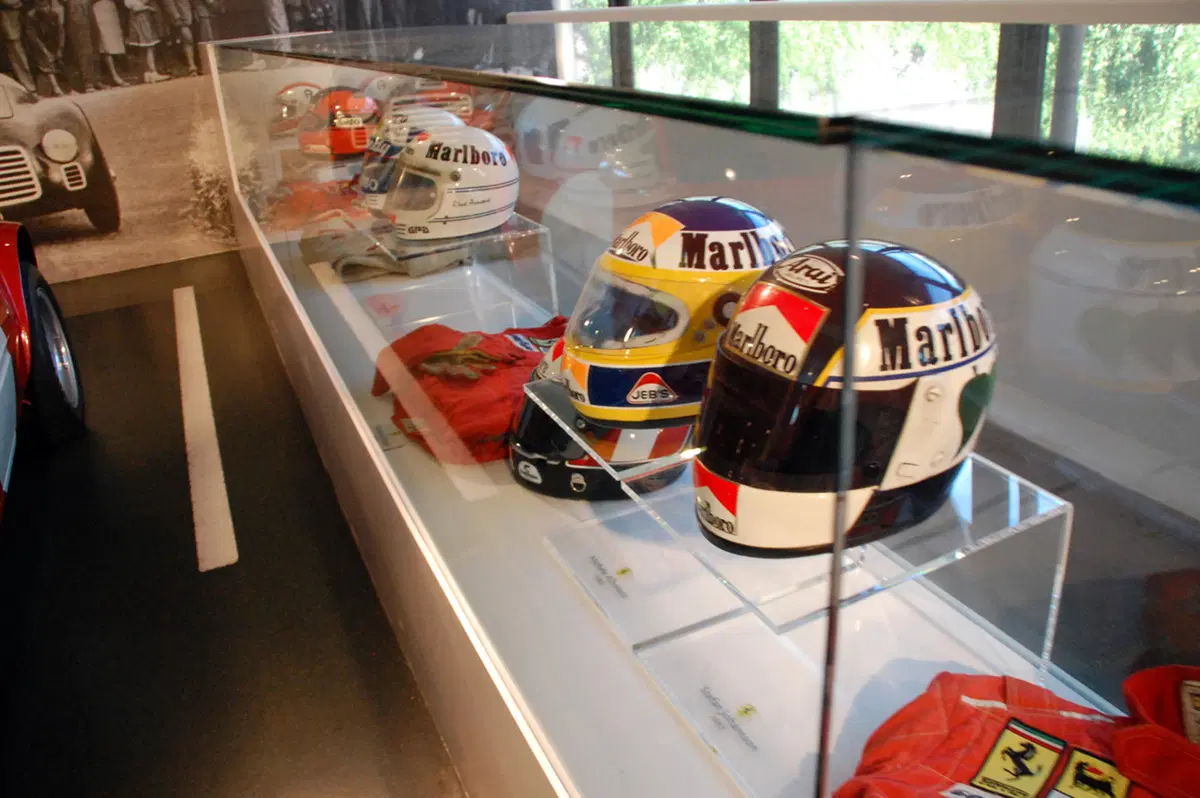 Ferrari: una passeggiata nel Mito (145)