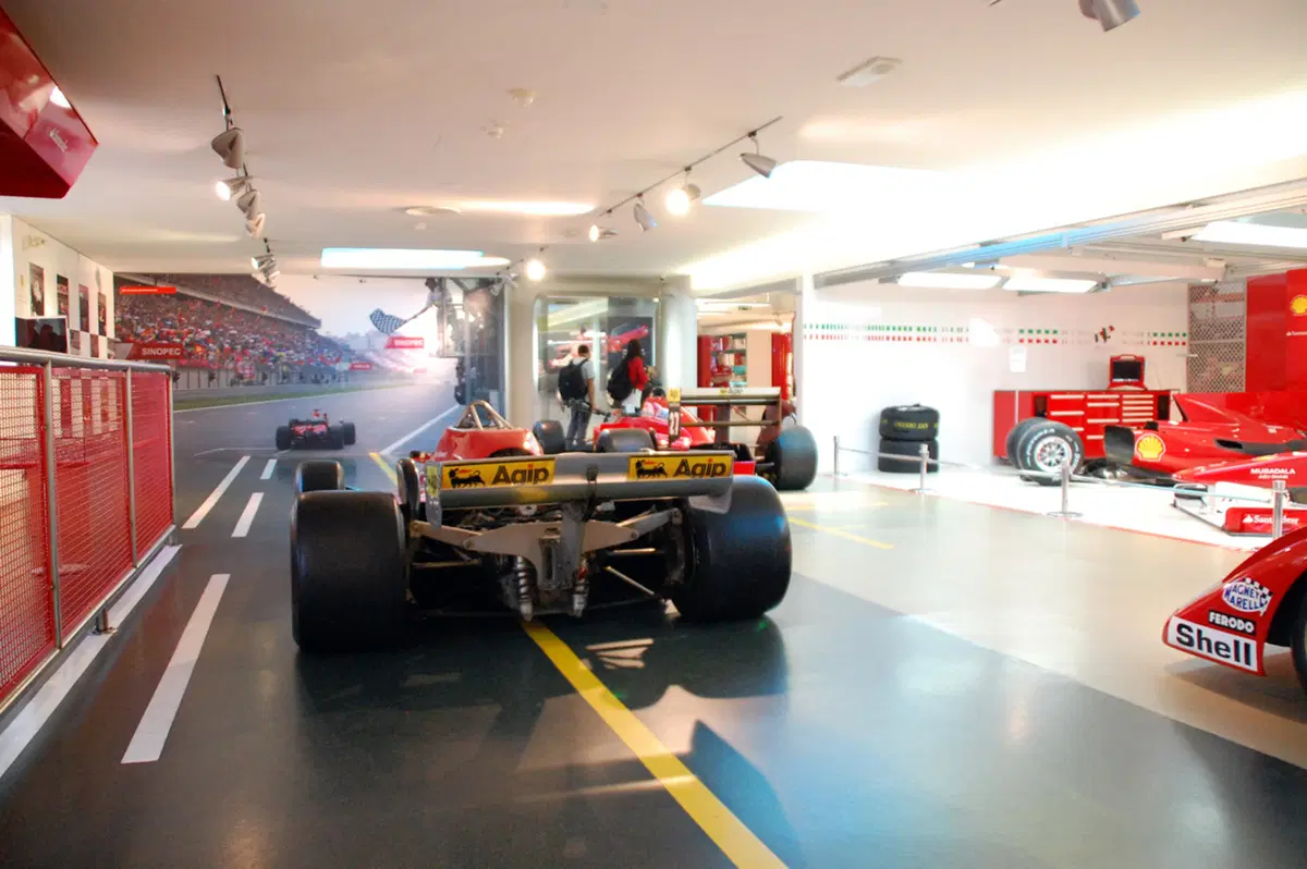 Ferrari: una passeggiata nel Mito (147)