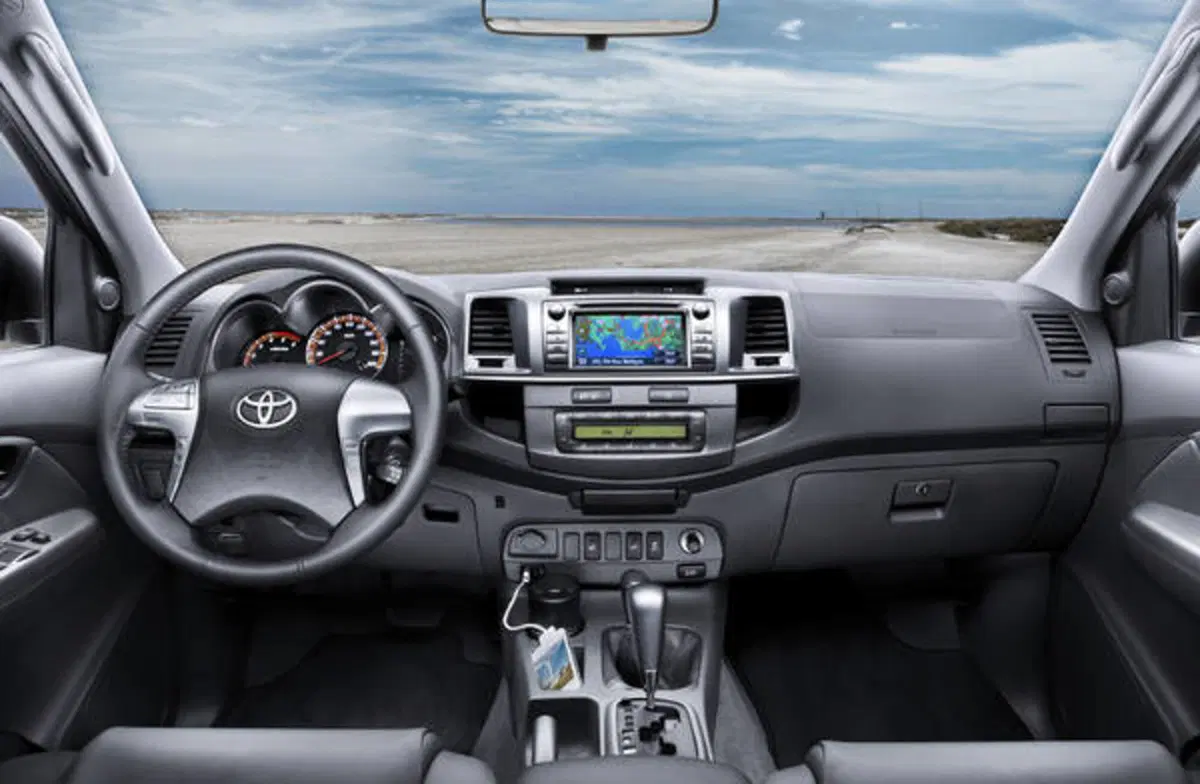 Nuova Toyota Hilux 2012: arriverà a settembre il restyling (4)