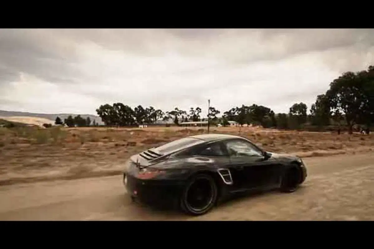 Porsche 911: primo teaser ufficiale per la generazione 991 (7)