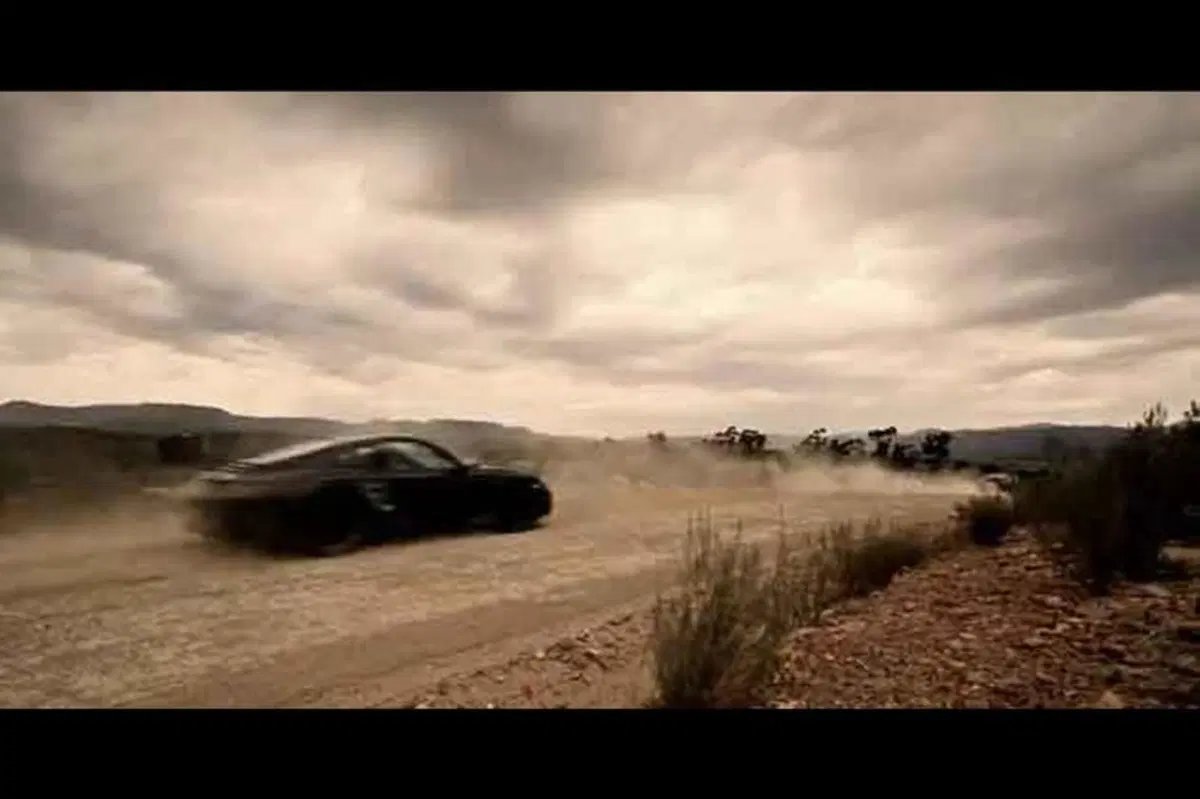 Porsche 911: primo teaser ufficiale per la generazione 991 (8)