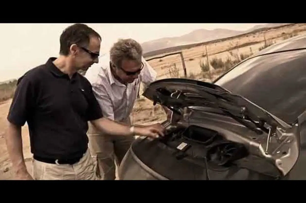 Porsche 911: primo teaser ufficiale per la generazione 991 (10)
