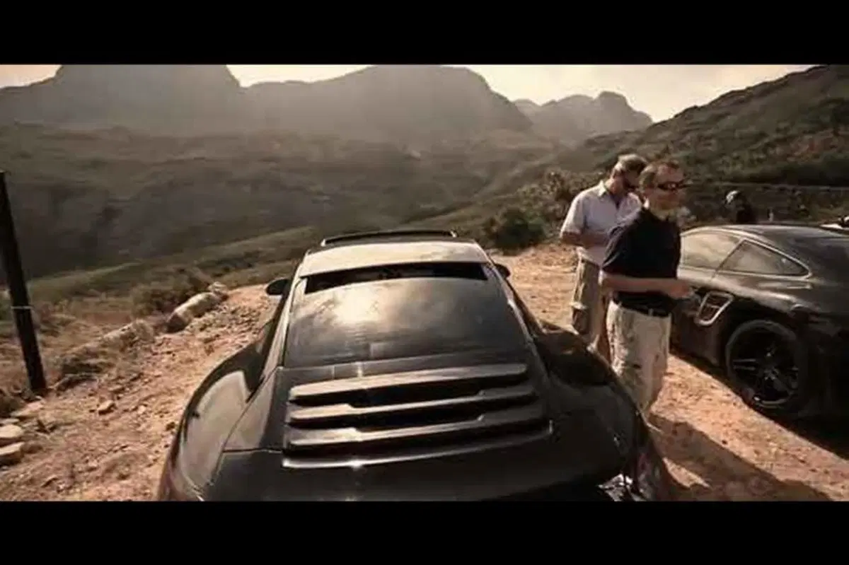 Porsche 911: primo teaser ufficiale per la generazione 991 (12)