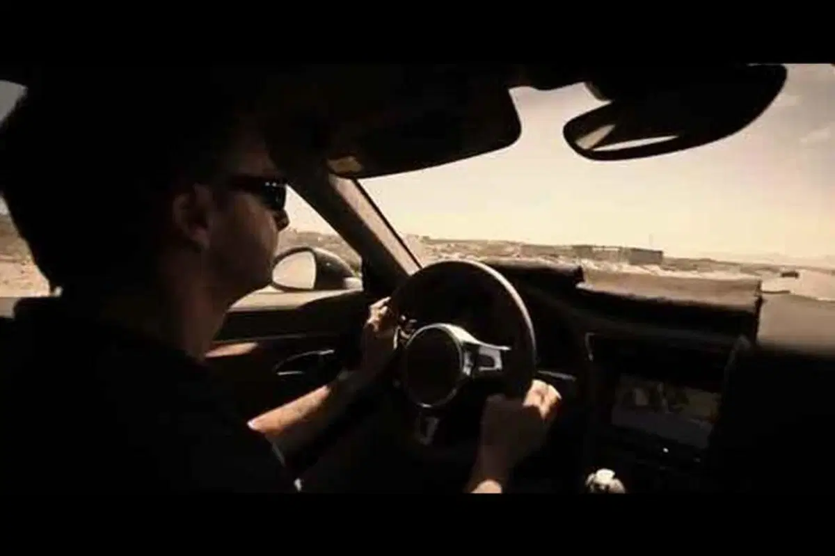 Porsche 911: primo teaser ufficiale per la generazione 991 (14)