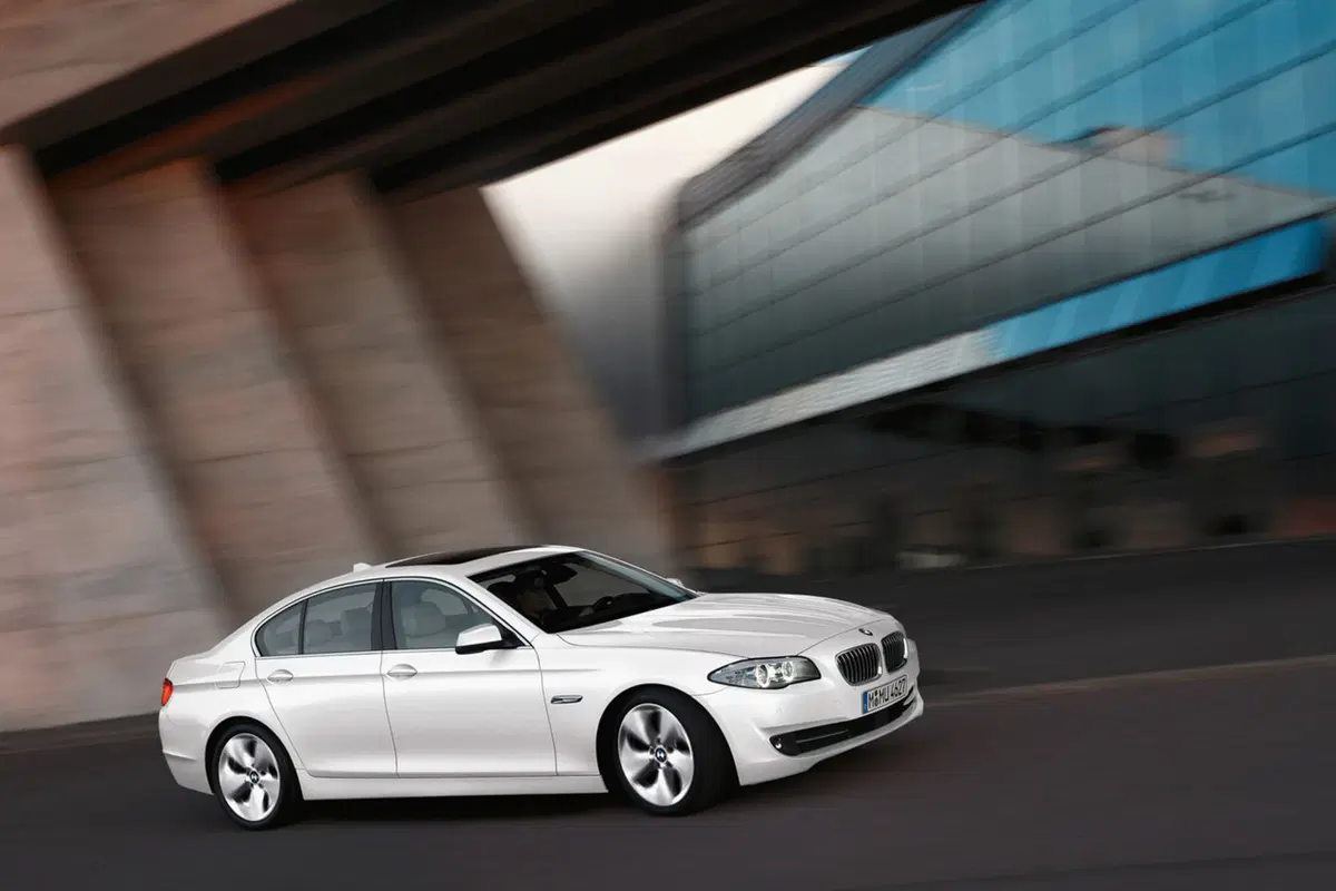 BMW Serie 5: in arrivo nuove motorizzazioni (2)