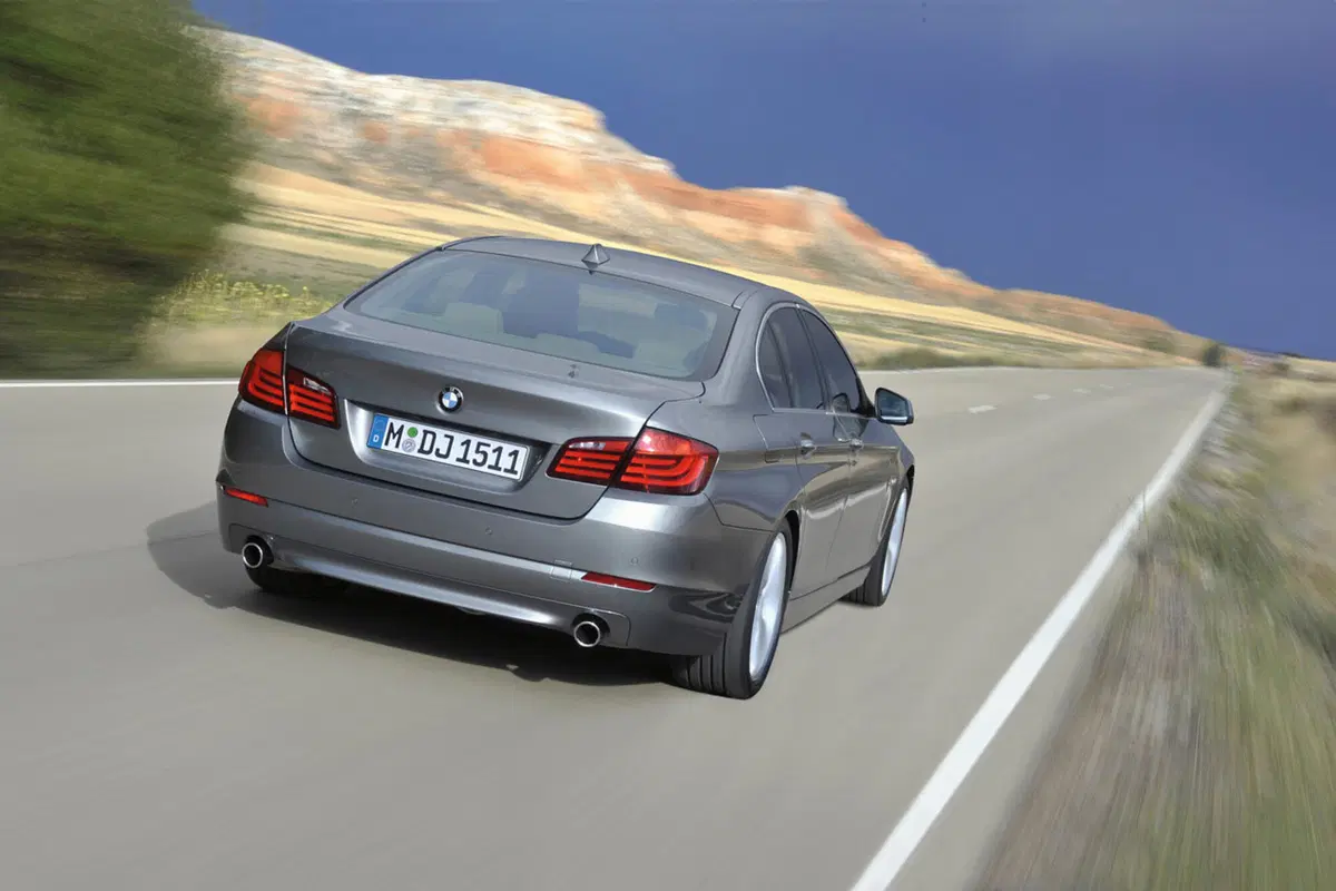 BMW Serie 5: in arrivo nuove motorizzazioni (6)