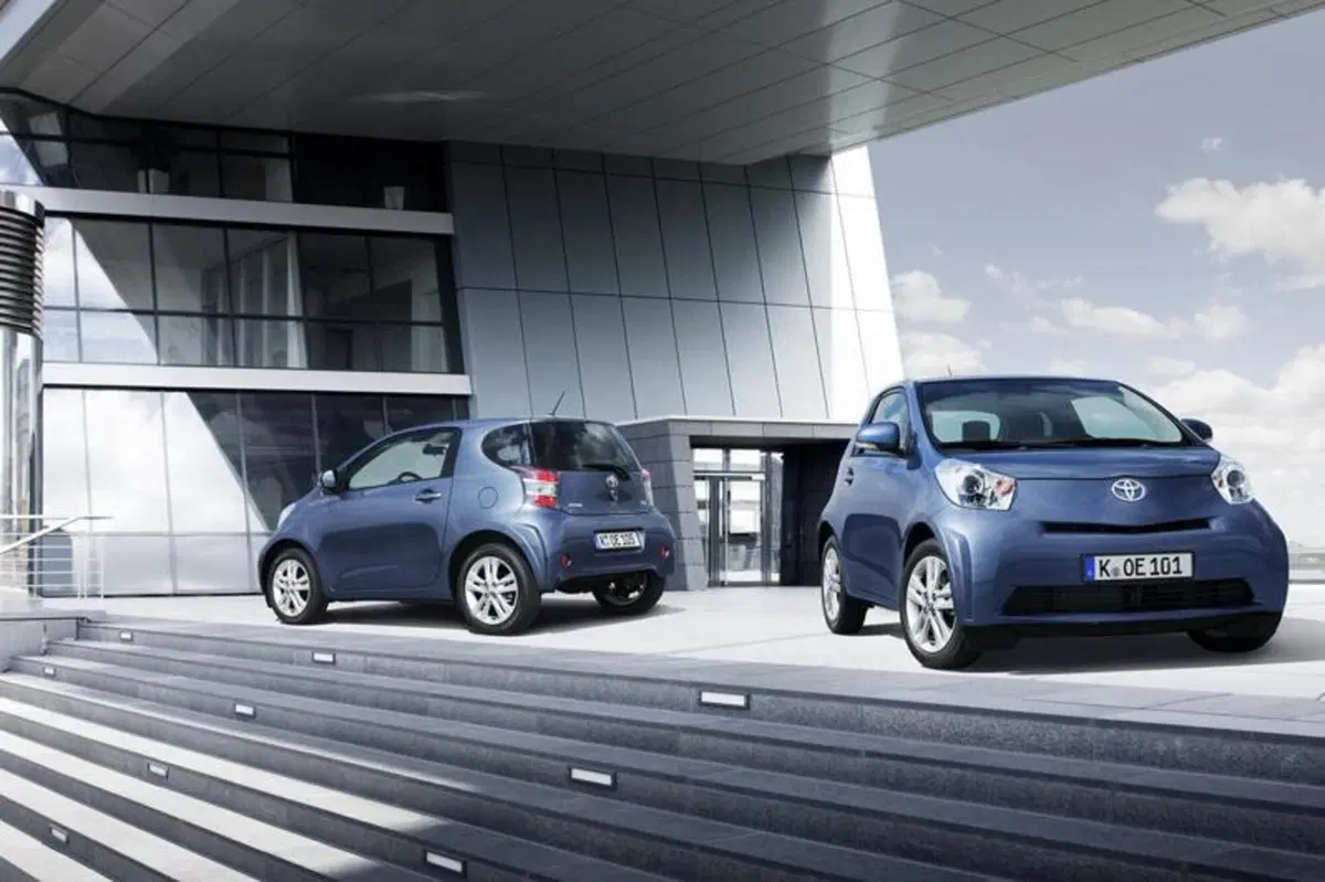 Toyota iQ: debutta negli USA con marchio Scion