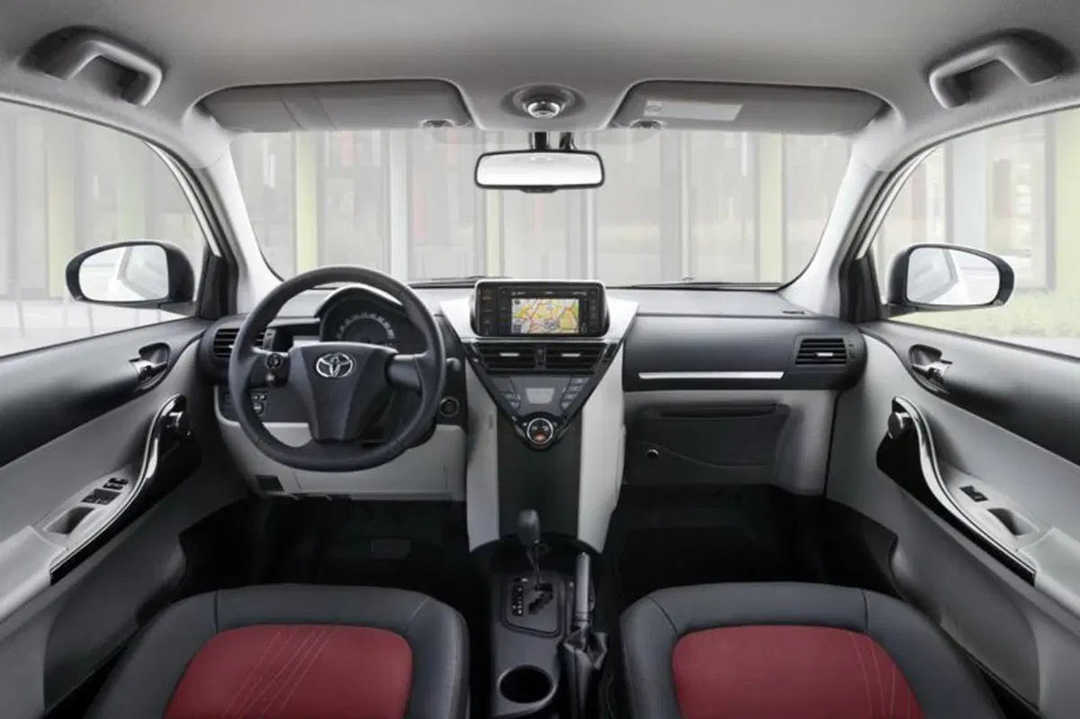 Toyota iQ: debutta negli USA con marchio Scion (6)