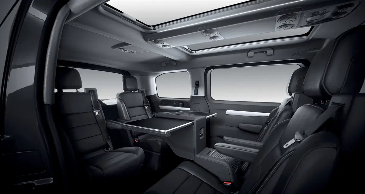 Peugeot Traveller (2016-->>) (13)