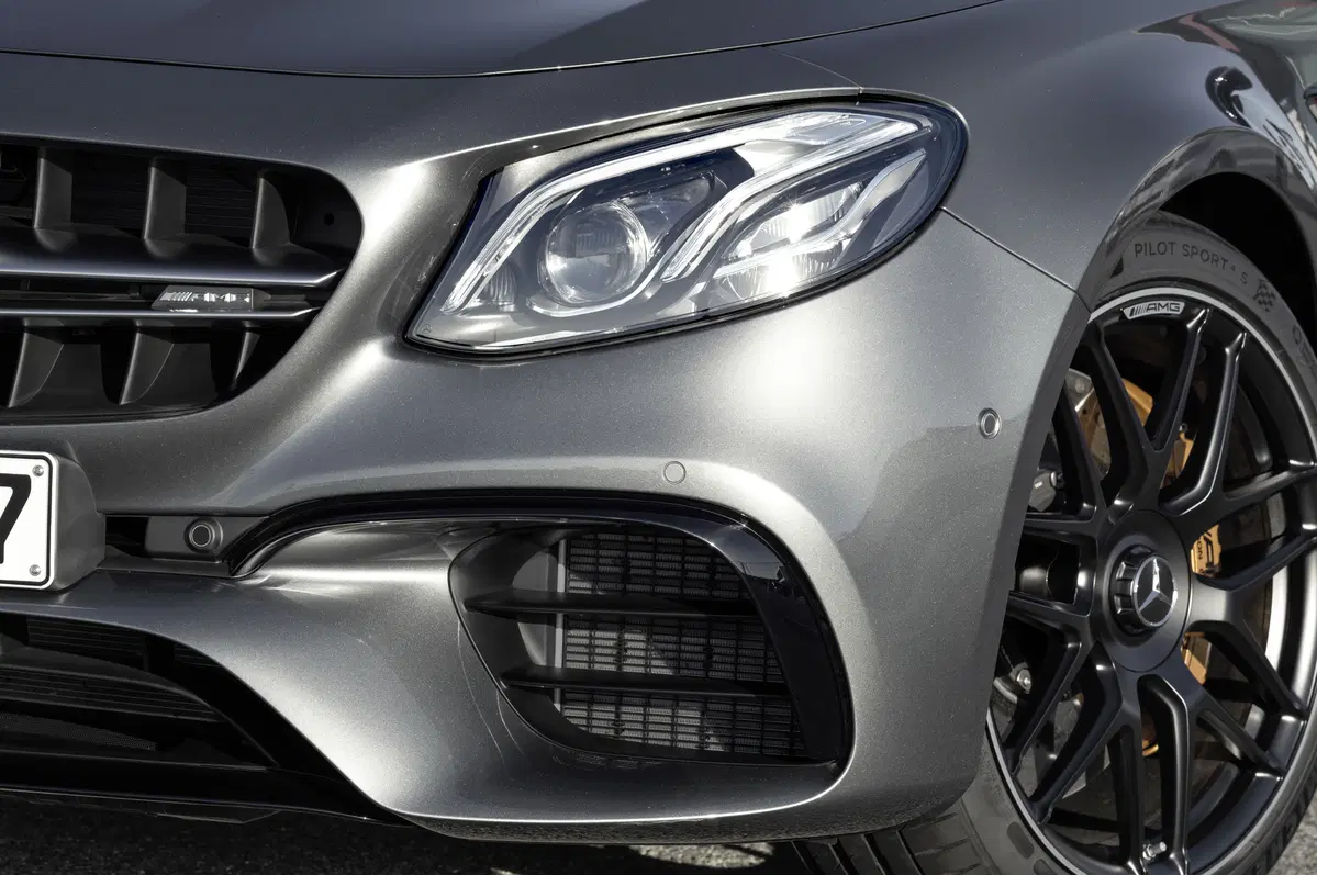 Nuova Mercedes E63 AMG: arriva la trazione integrale