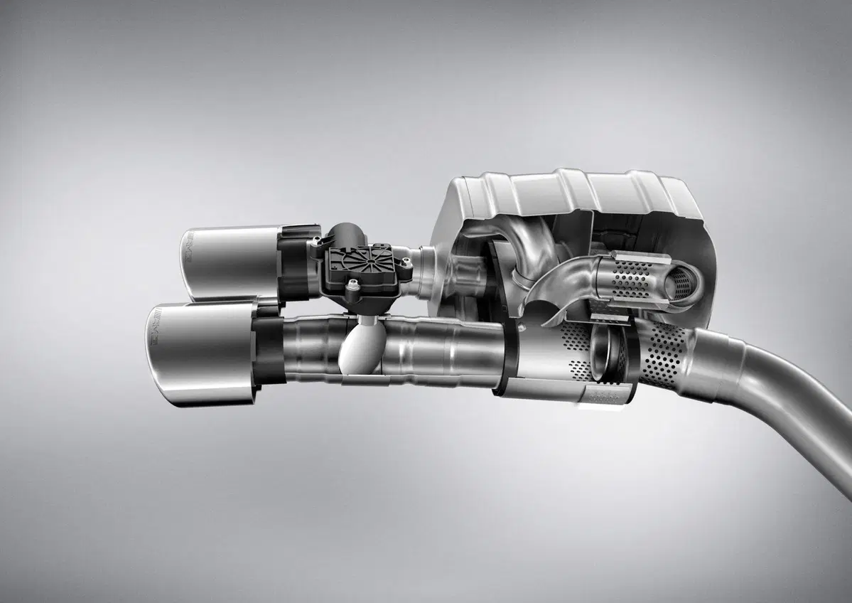 Debutterà sulla nuova SLK l’inedito V8 AMG da 5.5 litri (25)