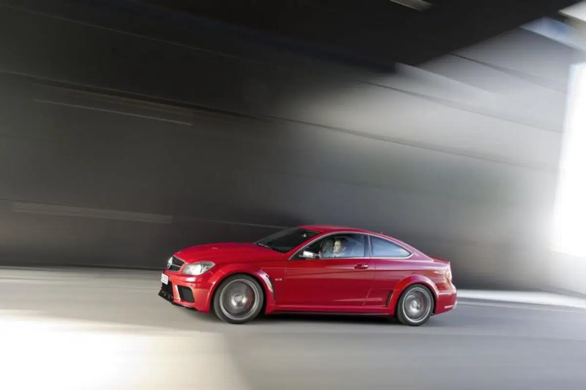 Mercedes C 63 AMG Coupe Black Series (6)