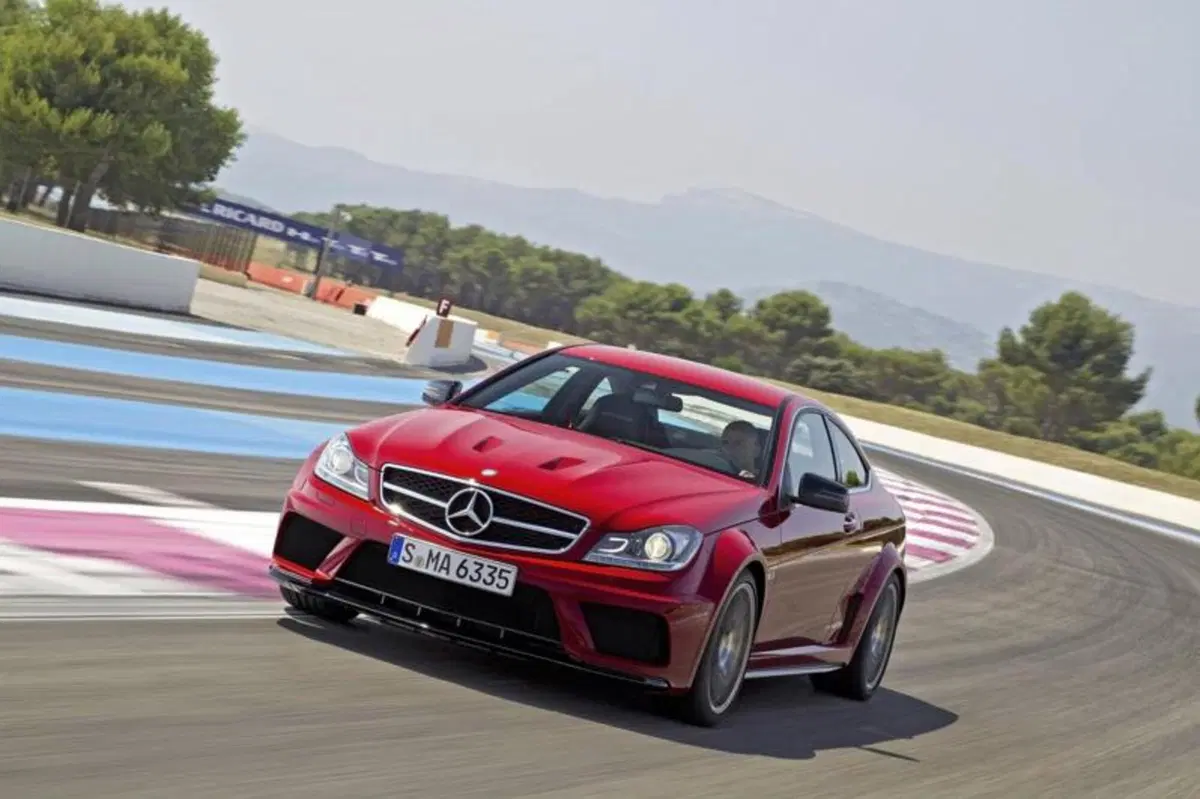 Mercedes C 63 AMG Coupe Black Series (10)