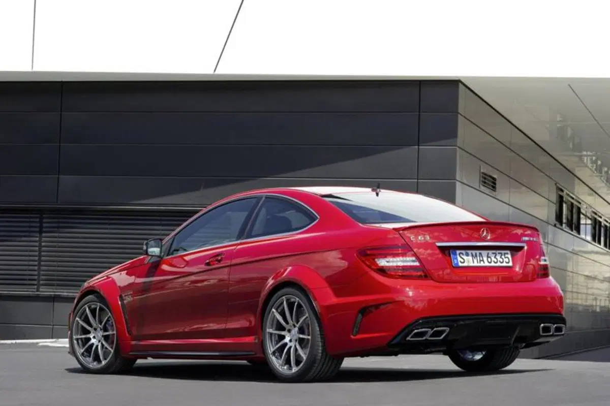 Mercedes C 63 AMG Coupe Black Series (14)