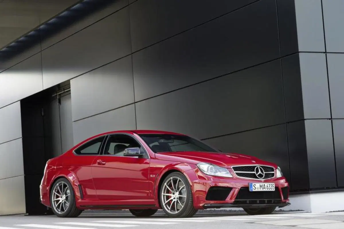 Mercedes C 63 AMG Coupe Black Series (16)