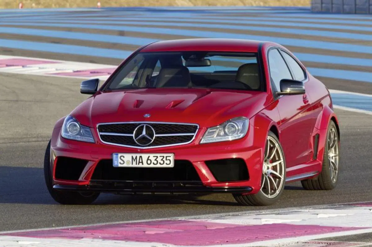 Mercedes C 63 AMG Coupe Black Series (17)