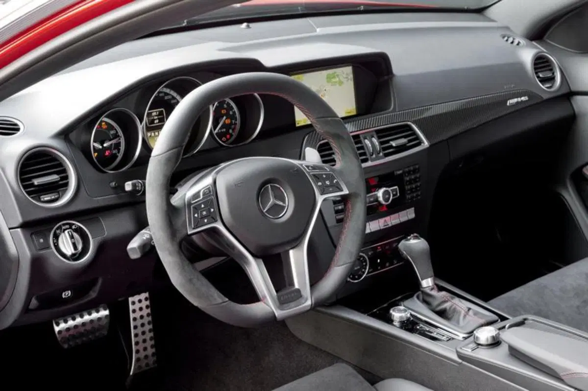 Mercedes C 63 AMG Coupe Black Series (20)