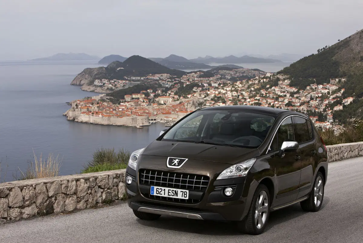 Peugeot 3008 e 5008 1.6 e-HDi FAP (2)