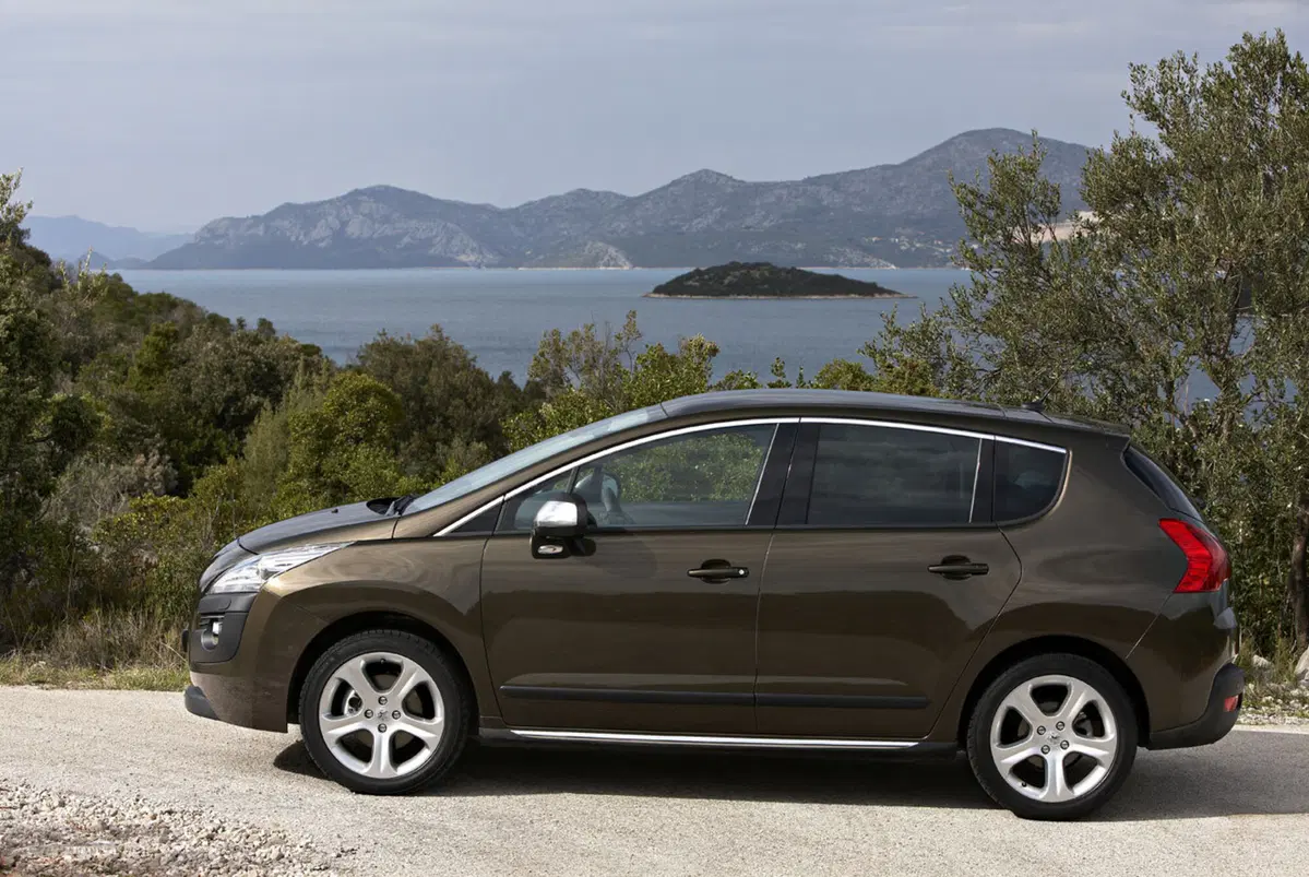 Peugeot 3008 e 5008 1.6 e-HDi FAP (3)