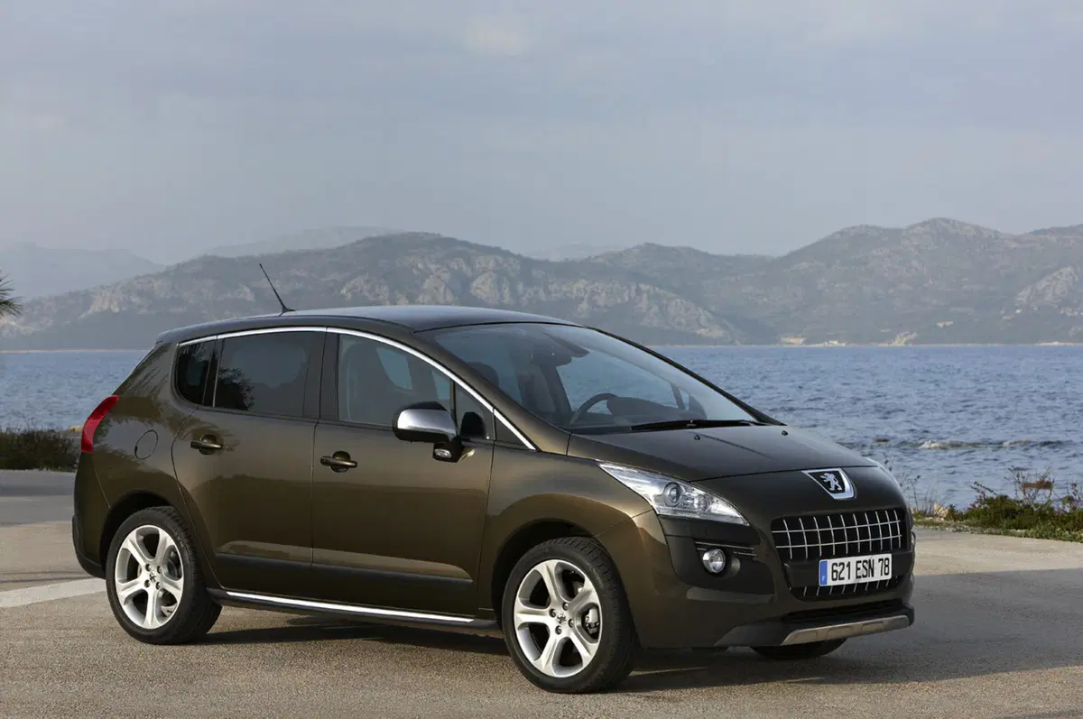Peugeot 3008 e 5008 1.6 e-HDi FAP (5)