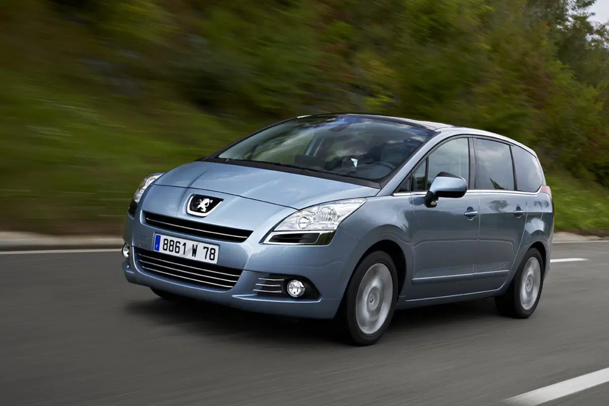 Peugeot 3008 e 5008 1.6 e-HDi FAP (6)