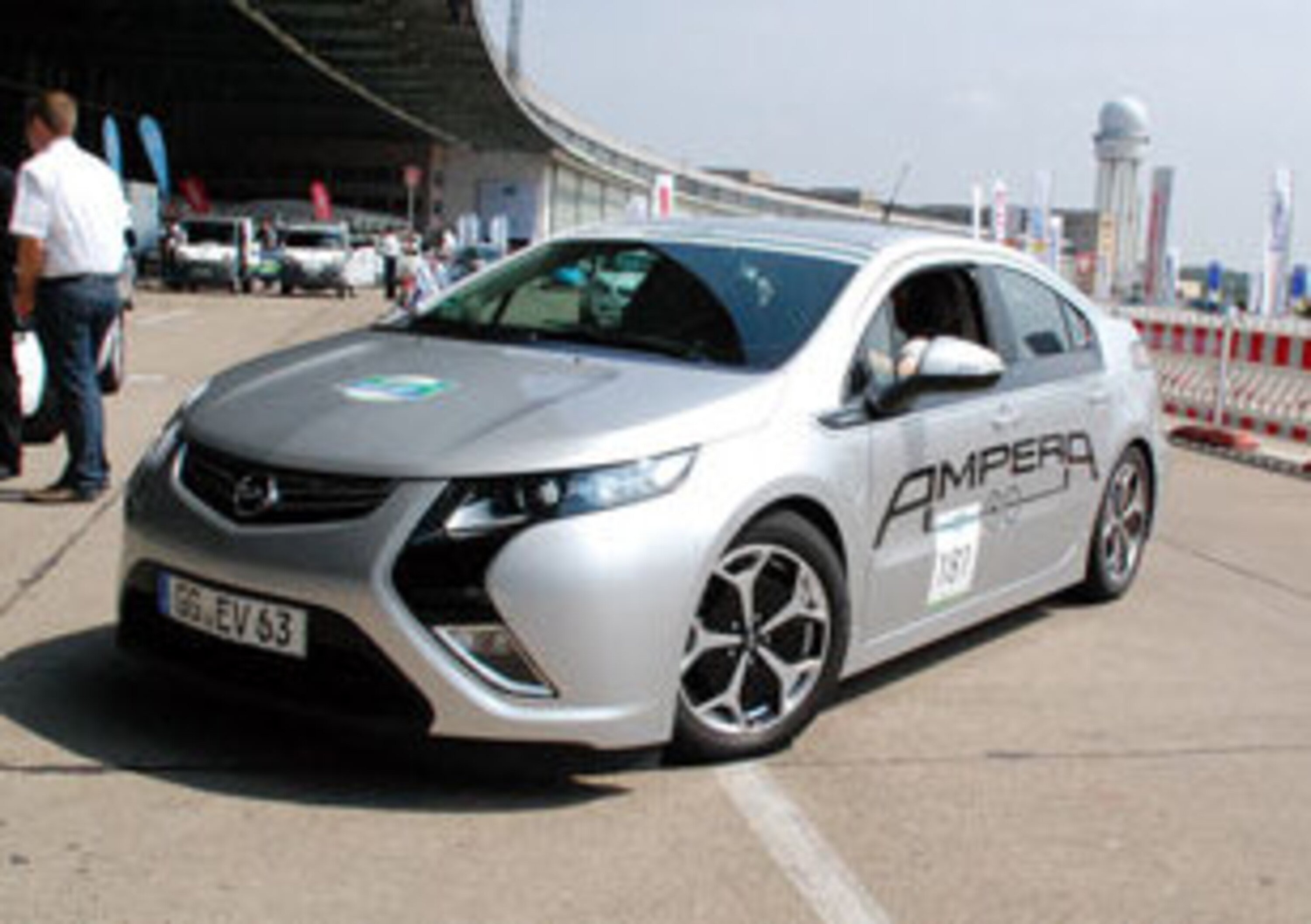 Opel: il roadshow Ampera incontra le aziende green in Italia