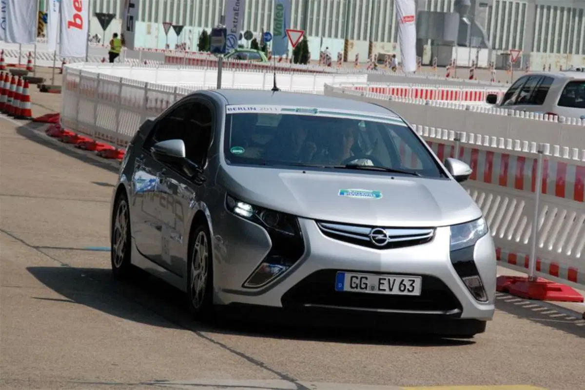 Opel Ampera: su strada con il prototipo