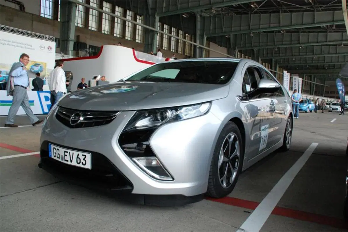 Opel Ampera: su strada con il prototipo (4)