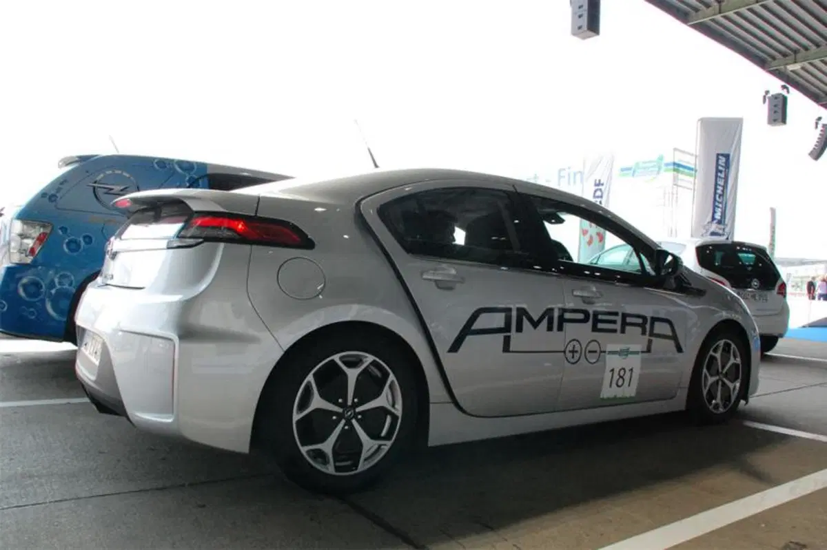 Opel Ampera: su strada con il prototipo (7)