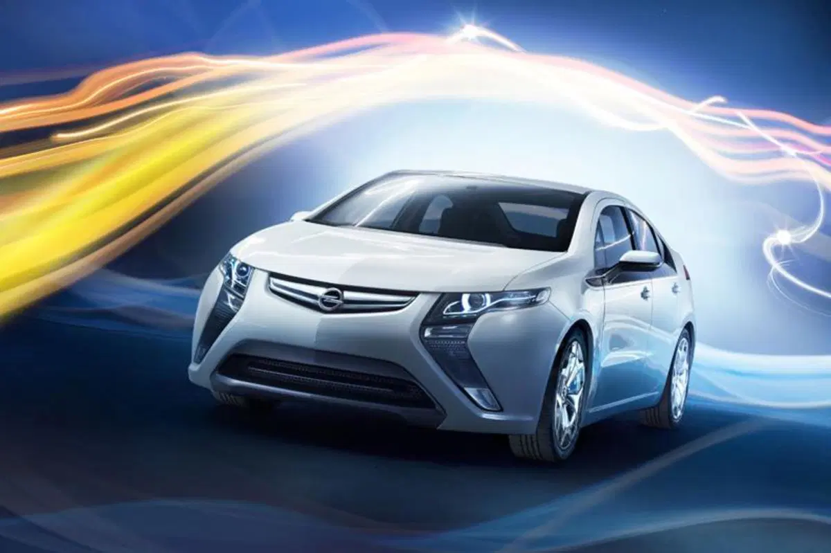 Opel Ampera: su strada con il prototipo (15)