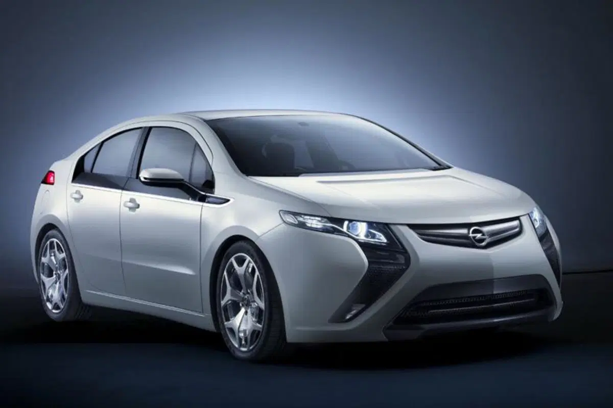Opel Ampera: su strada con il prototipo (17)