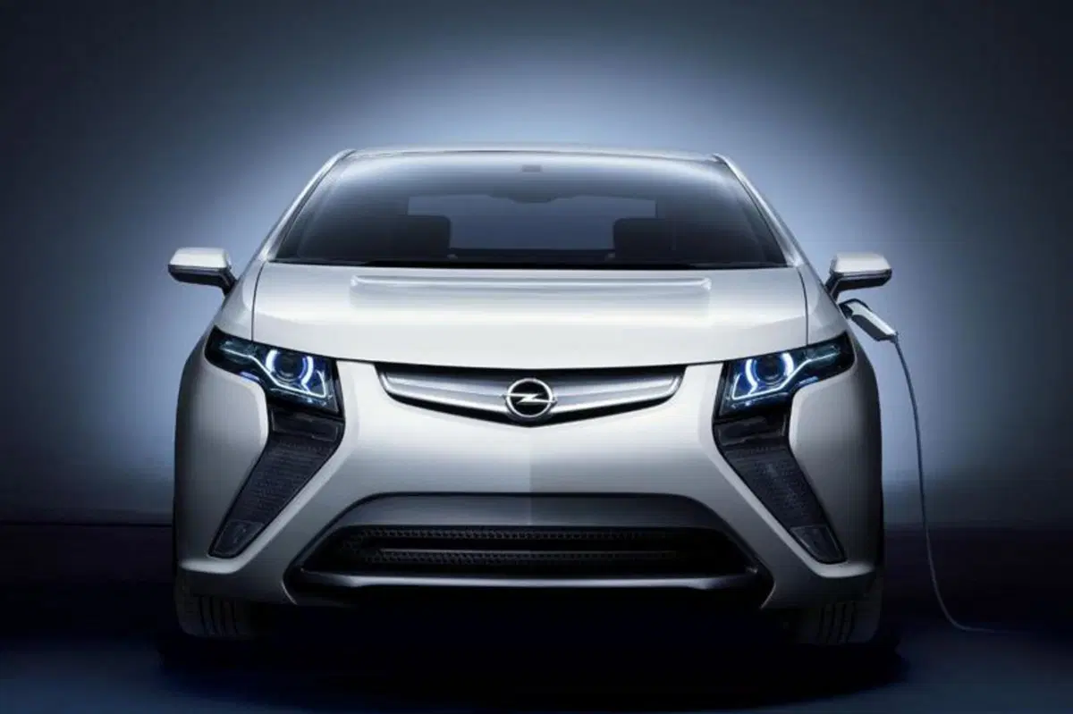 Opel Ampera: su strada con il prototipo (18)
