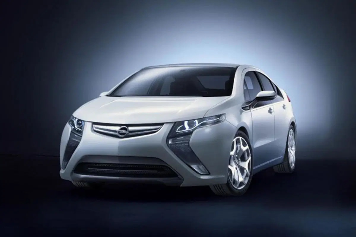 Opel Ampera: su strada con il prototipo (19)