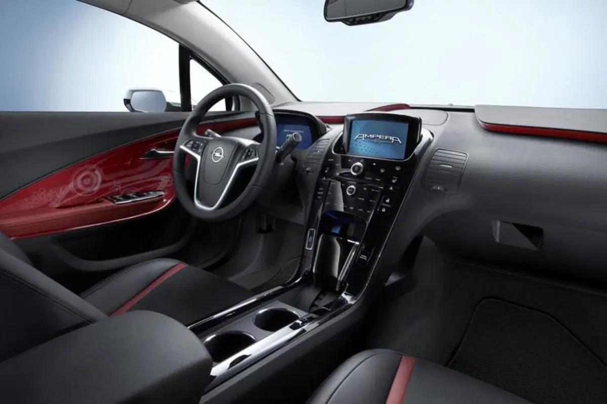Opel Ampera: su strada con il prototipo (30)