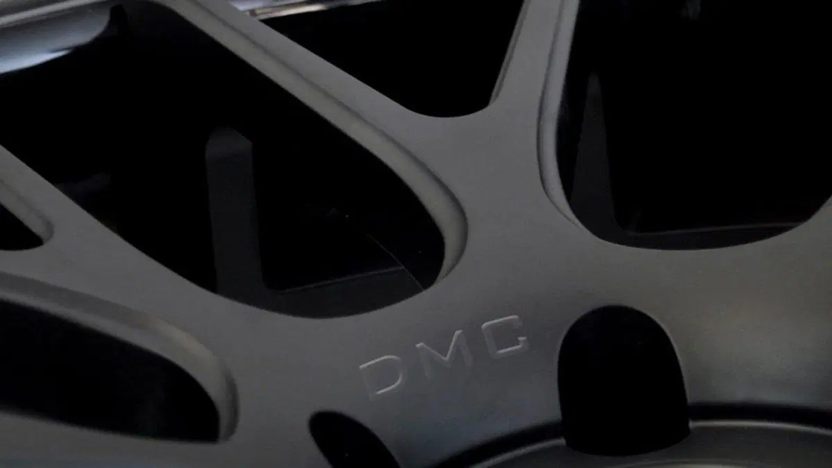 Maserati GranTurismo Sovrano: elaborazione firmata DMC (5)