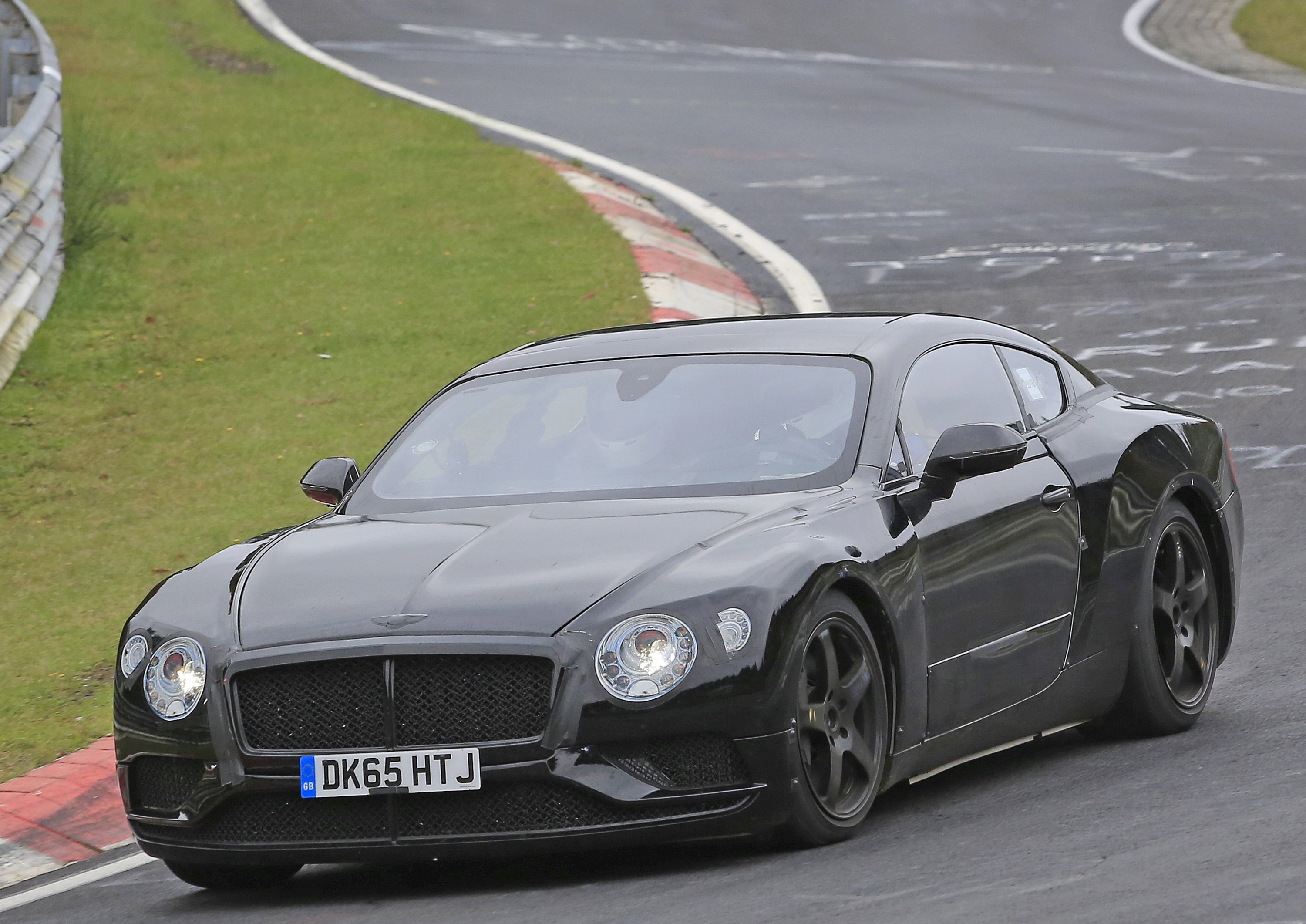 Nuove Bentley Continental GT e GTC: i muletti al Ring