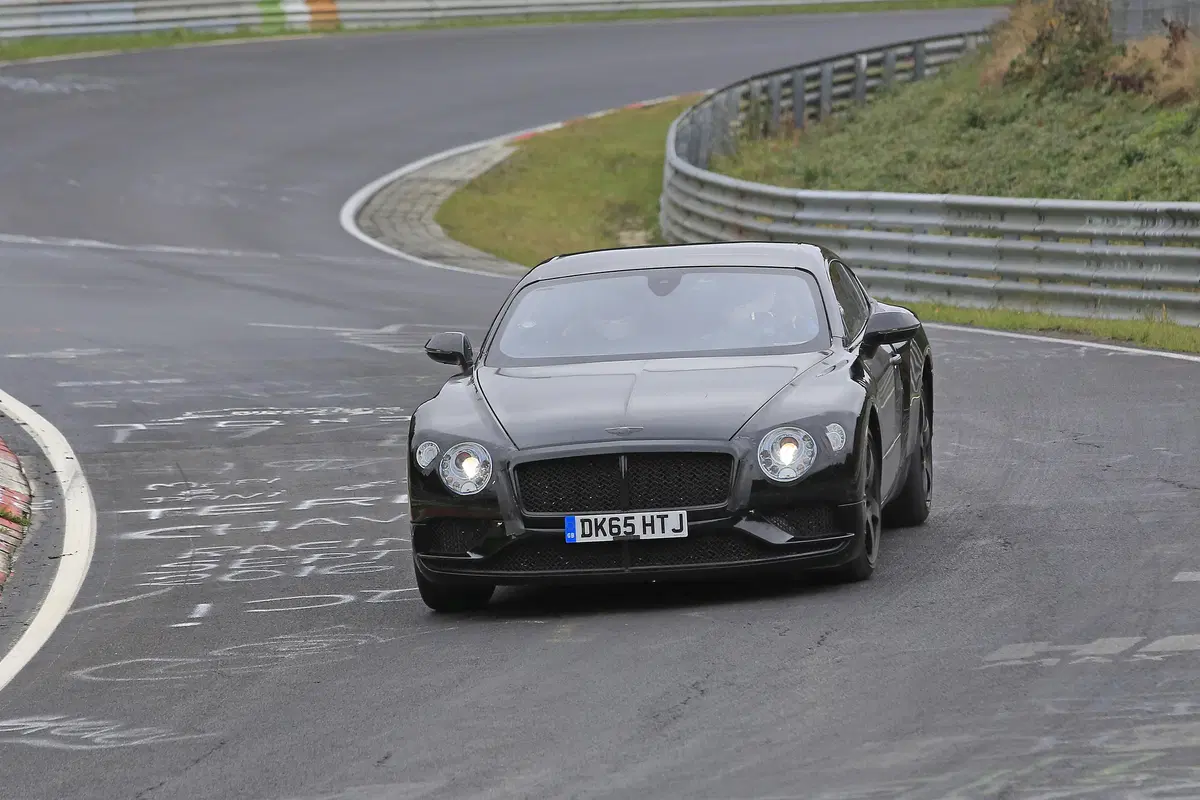 Nuove Bentley Continental GT e GTC: i muletti al Ring