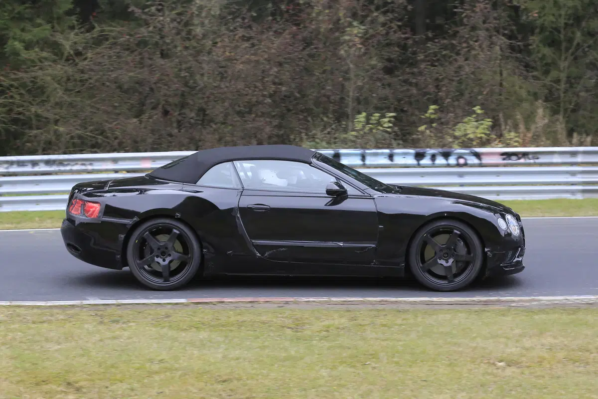 Nuove Bentley Continental GT e GTC: i muletti al Ring (9)